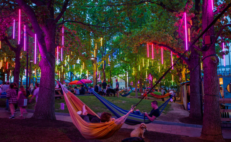 spruce street harbor park, society hill